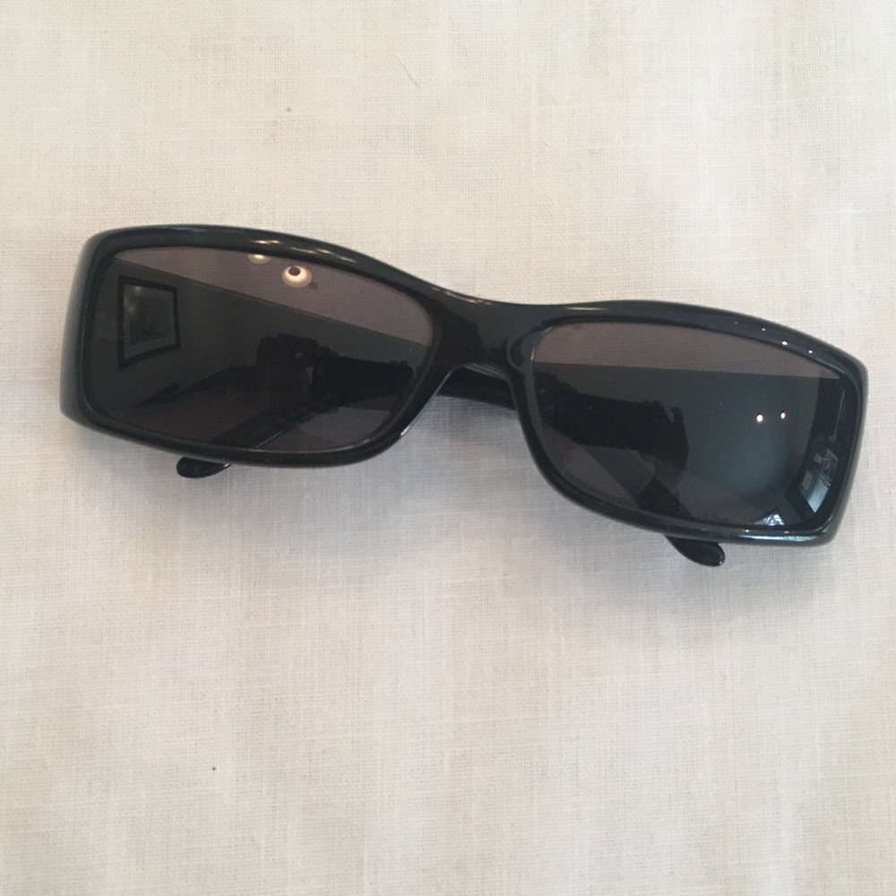 GUCCI BLACK SUNGLASSES MADE IN ITALY
